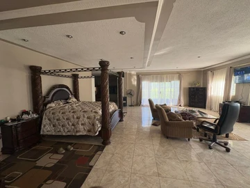 Farm & Agricultural Land