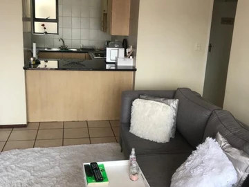 2 Bedroom Flat & Apartment