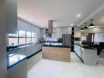 5 Bedroom House