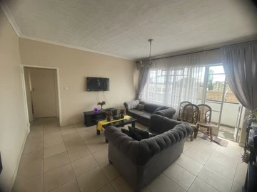 2 Bedroom Flat & Apartment
