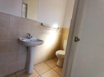 2 Bedroom Flat & Apartment