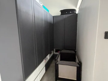 4 Bedroom Flat & Apartment