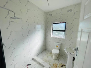 2 Bedroom Flat & Apartment