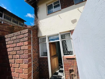 3 Bedroom Garden Flat