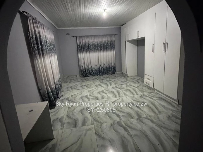 Zimre Park House To Let