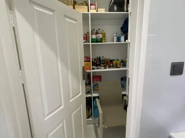 4 Bedroom Flat & Apartment