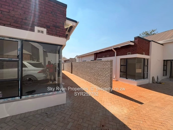 Beautiful Modern Complex – Borrowdale Pomona