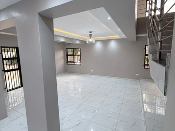 6 Bedroom House