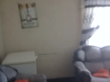 2 Bedroom Flat & Apartment