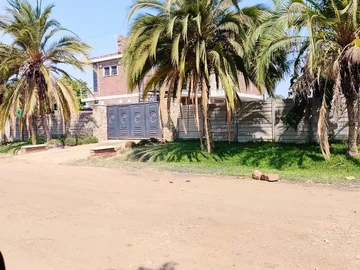 2 Bedroom Flat & Apartment