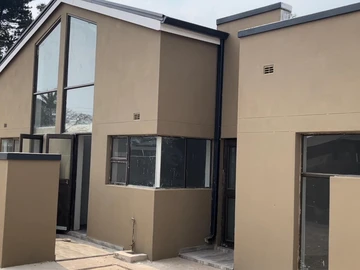 3 Bedroom Flat & Apartment