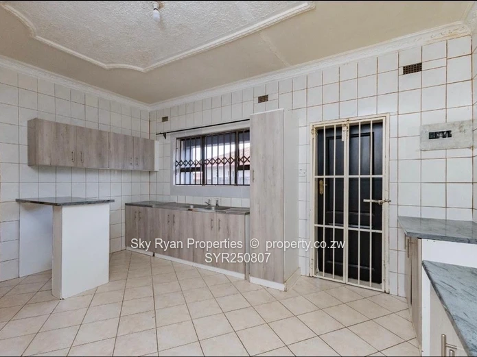 Zimre Park House To Let