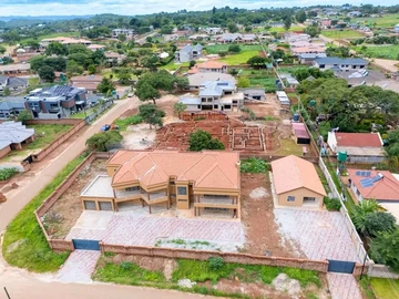 8 Bedroom House