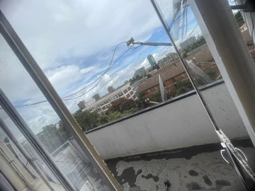 2 Bedroom Flat & Apartment