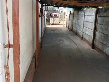 6 Bedroom House