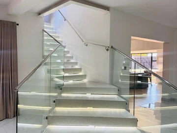 6 Bedroom House