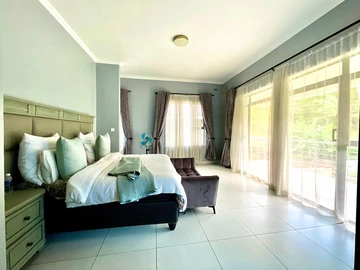 6 Bedroom House