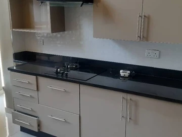 3 Bedroom Flat & Apartment