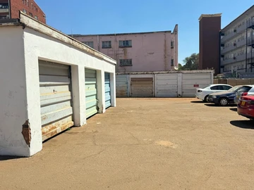 3 Bedroom Flat & Apartment