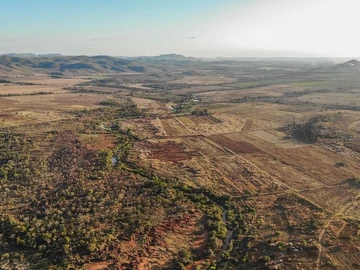 Farm & Agricultural Land