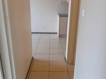 2 Bedroom Flat & Apartment