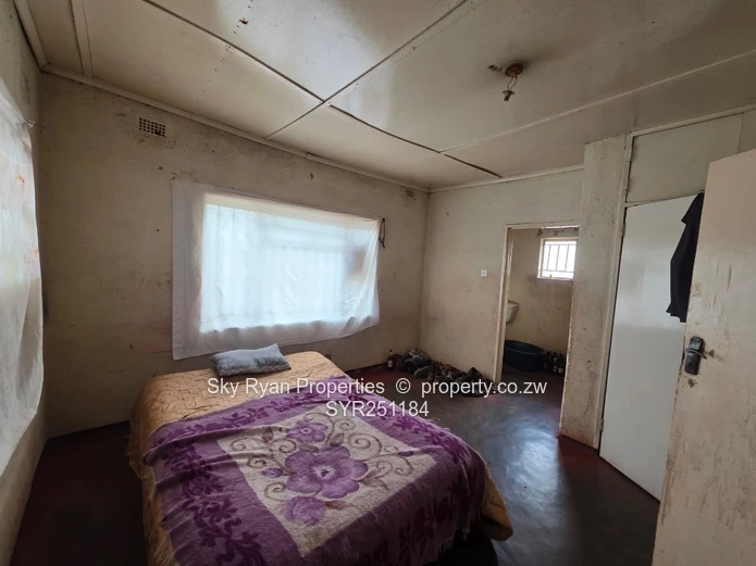 Chitungwiza Unit F House For Sale 