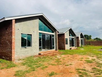 3 Bedroom Flat & Apartment