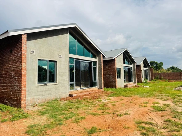 3 Bedroom Flat & Apartment