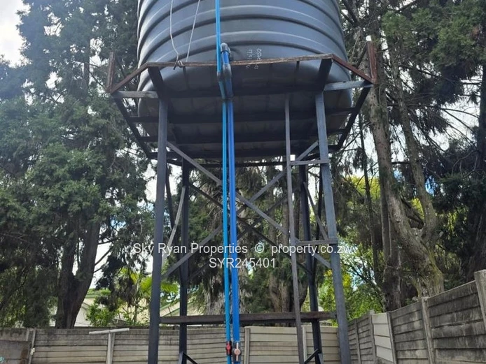 Neat 2 Bed Duplex Garden Apartment