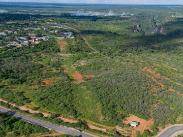 Commercial & Industrial Land