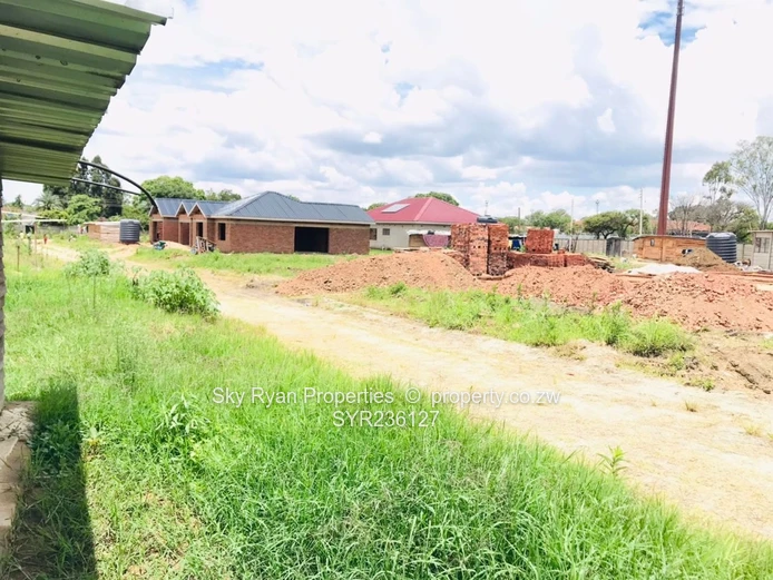 Mabelreign Cluster Stands For Sale