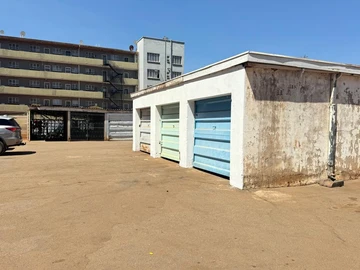 3 Bedroom Flat & Apartment