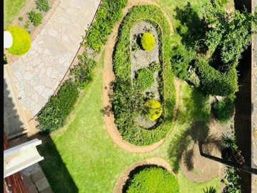 2 Bedroom Flat & Apartment