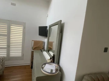 4 Bedroom Flat & Apartment