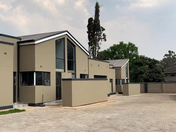 3 Bedroom Flat & Apartment