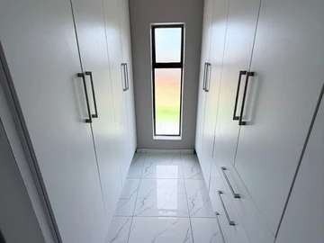6 Bedroom House