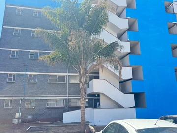 3 Bedroom Flat & Apartment