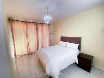 2 Bedroom Flat & Apartment