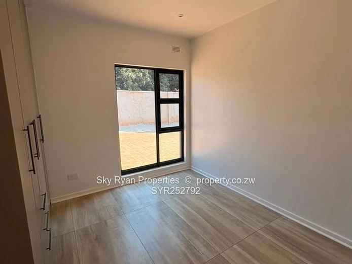 Beautiful Modern Complex – Borrowdale Pomona