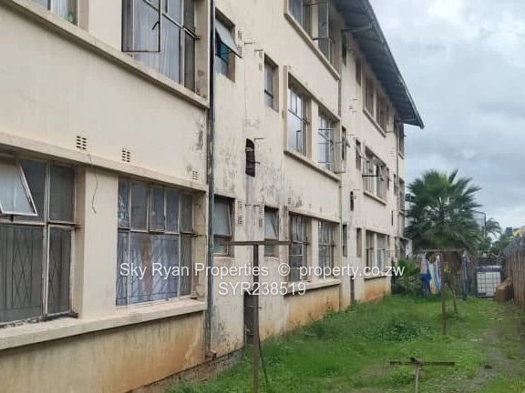 bedsitter in Avenues for sale 