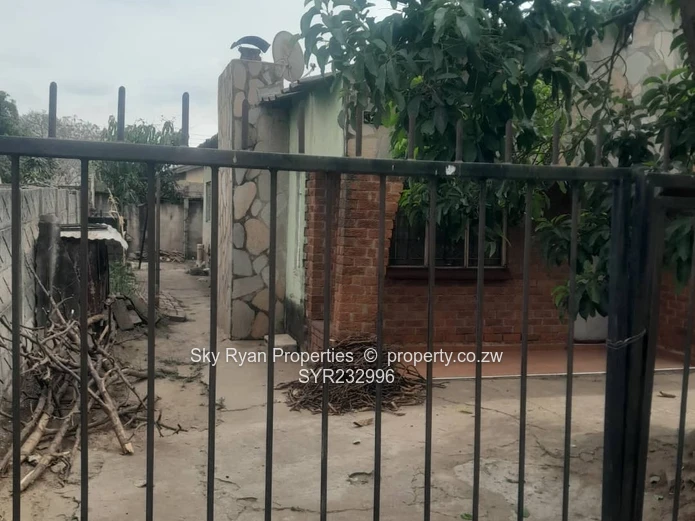 Glen Norah A Spaceman Area  House For Sale