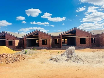 3 Bedroom Flat & Apartment