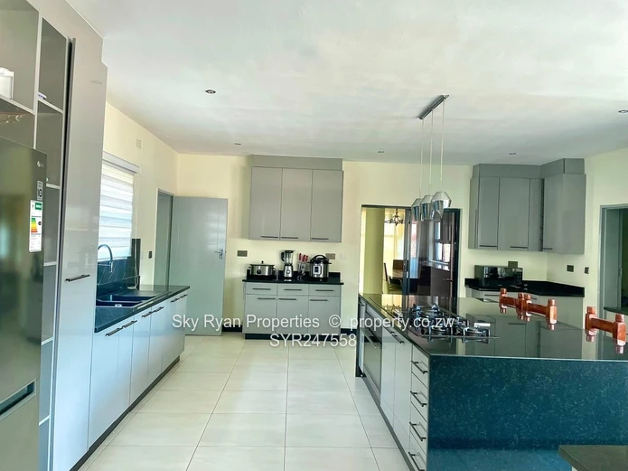 Gletwin House For Sale