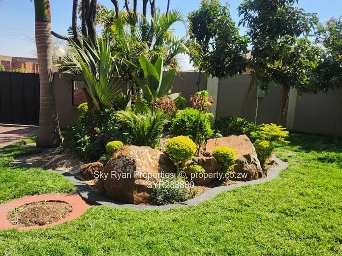 Borrowdale Pomona Double Storey For Sale