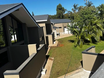 3 Bedroom Flat & Apartment