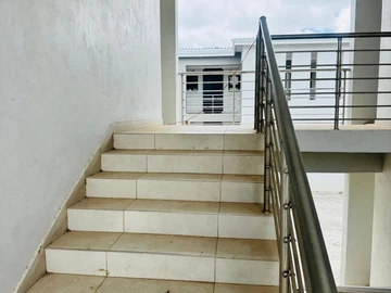 2 Bedroom Flat & Apartment