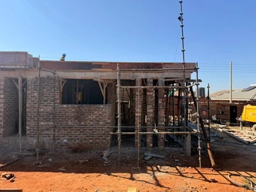 5 Bedroom Flat & Apartment