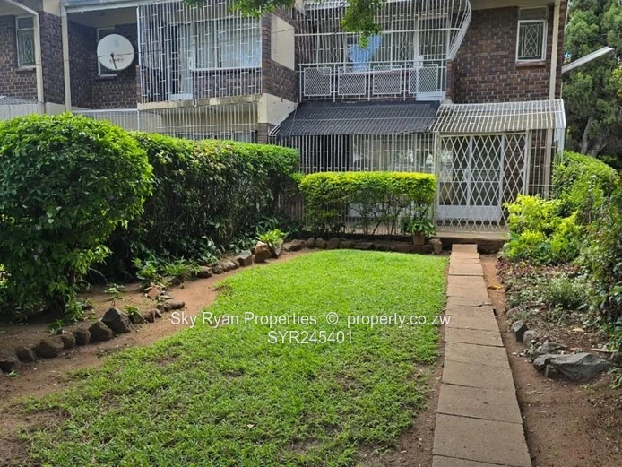 Neat 2 Bed Duplex Garden Apartment