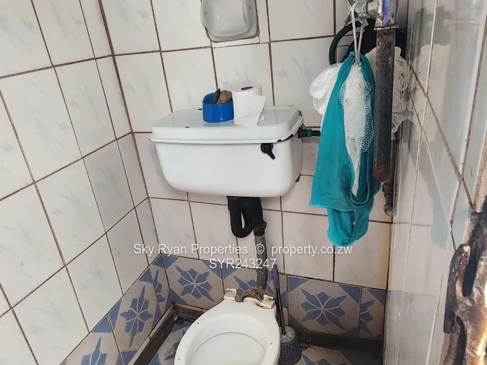 Glen Norah A House For Sale