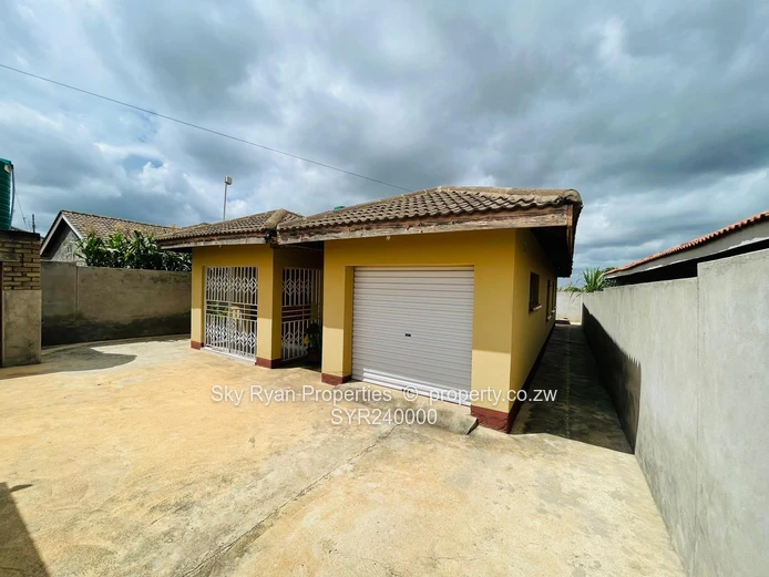 Damafalls 3 Bedroom House for Sale!*